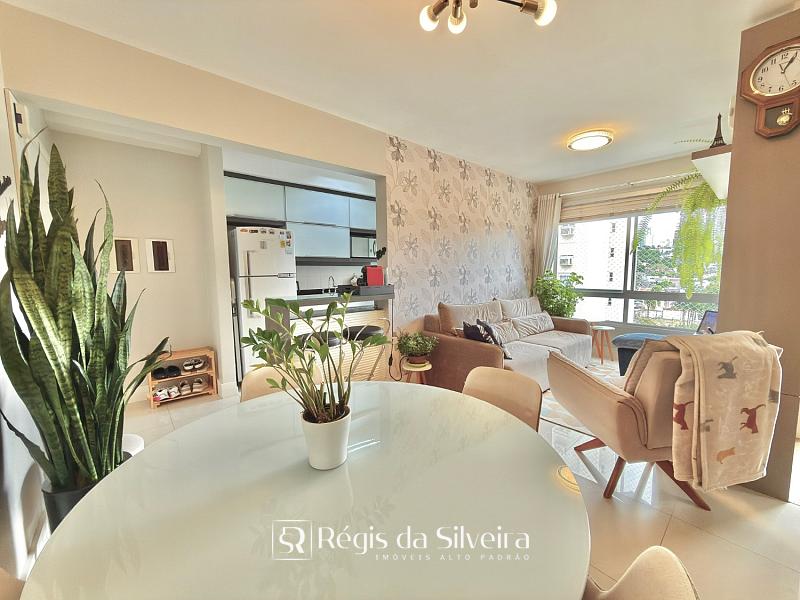 Apartamento com su�te, vista para o Centro e condom�nio completo no Jardim Mau� 1