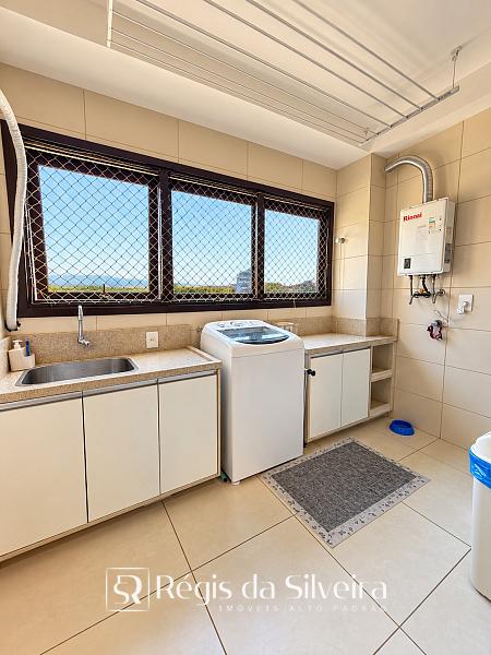Apartamento de 3 dormit�rios com su�te, amplo e com excelente posi��o solar no Edif�cio Vienna 9