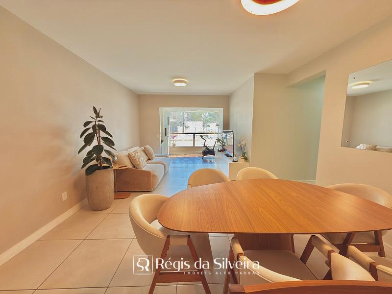Apartamento de 3 dormit�rios com su�te, amplo e com excelente posi��o solar no Edif�cio Vienna 2