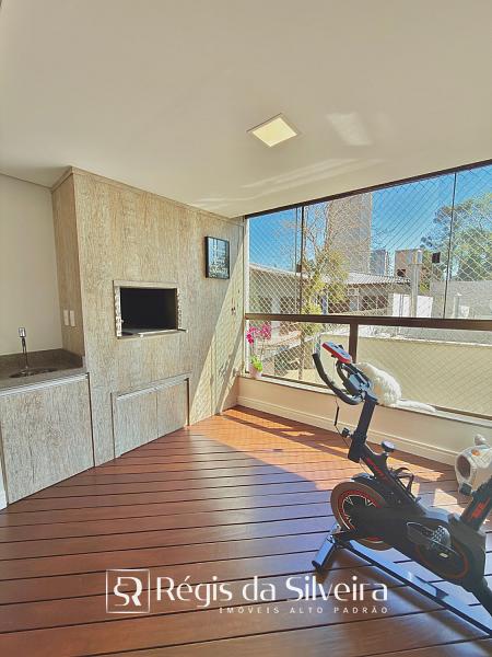 Apartamento de 3 dormit�rios com su�te, amplo e com excelente posi��o solar no Edif�cio Vienna 4