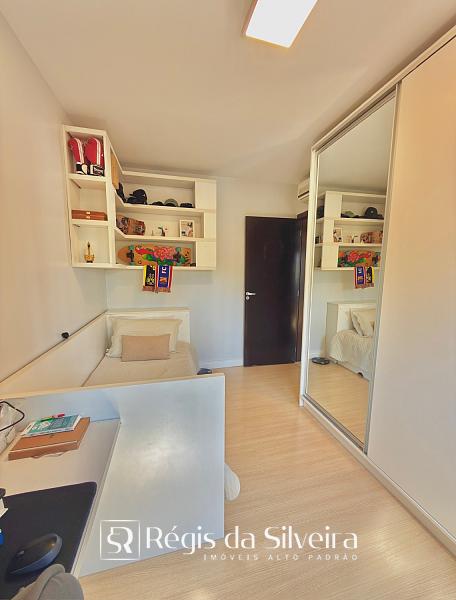 Apartamento de 3 dormit�rios com su�te, amplo e com excelente posi��o solar no Edif�cio Vienna 15