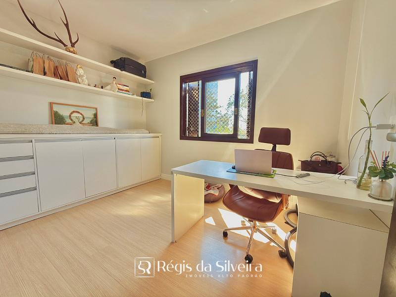 Apartamento de 3 dormit�rios com su�te, amplo e com excelente posi��o solar no Edif�cio Vienna 16