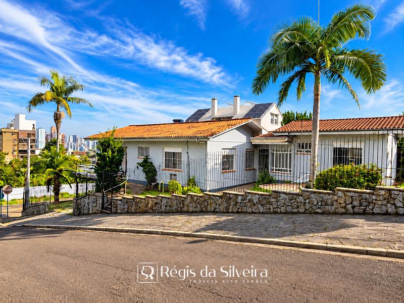 Casa de esquina com amplo terreno no Vila Nova � Novo Hamburgo 2