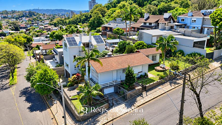 Casa de esquina com amplo terreno no Vila Nova � Novo Hamburgo 1