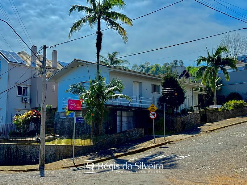Casa de esquina com amplo terreno no Vila Nova � Novo Hamburgo 28