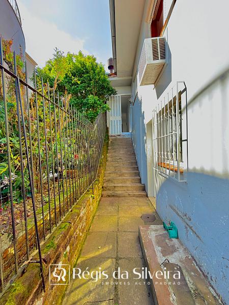 Casa de esquina com amplo terreno no Vila Nova � Novo Hamburgo 12