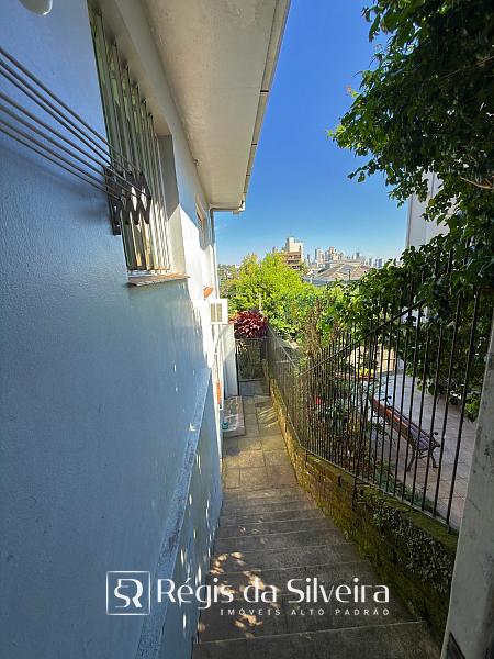 Casa de esquina com amplo terreno no Vila Nova � Novo Hamburgo 20