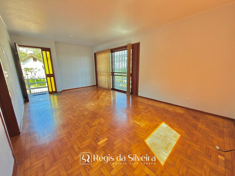 Casa de esquina com amplo terreno no Vila Nova � Novo Hamburgo 24