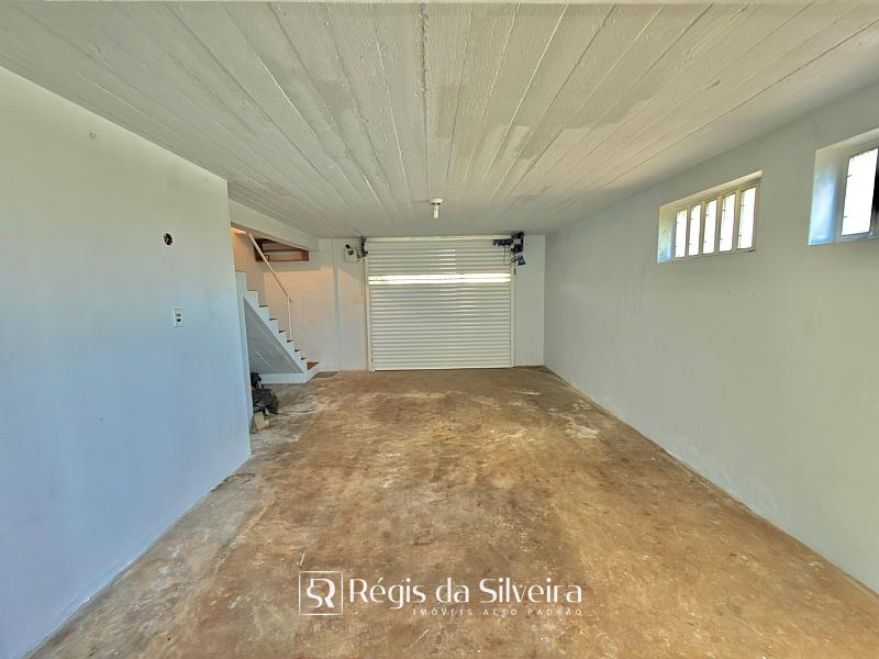 Casa de esquina com amplo terreno no Vila Nova � Novo Hamburgo 14
