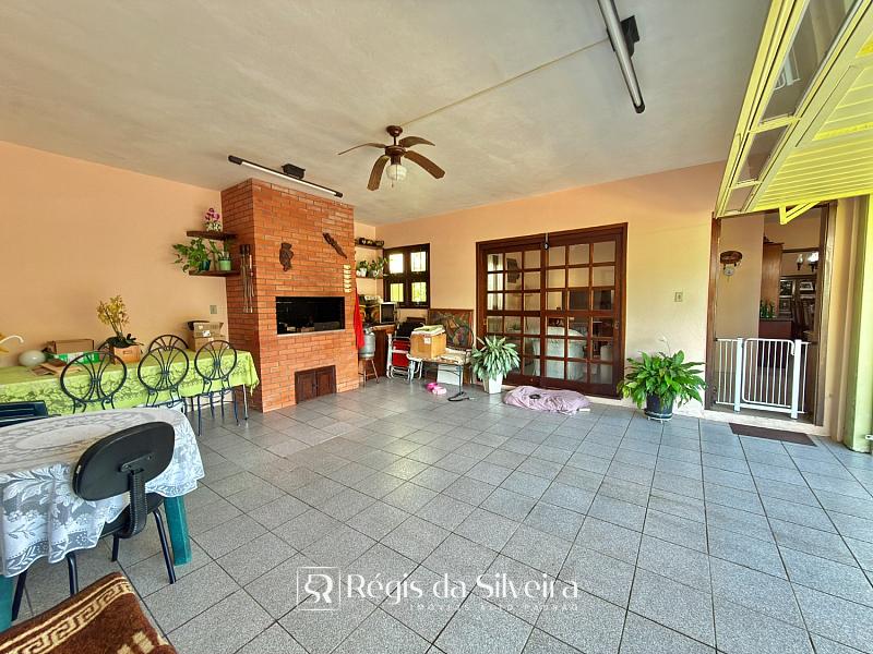 Casa t�rrea com excelente potencial no Jardim Mau� 10