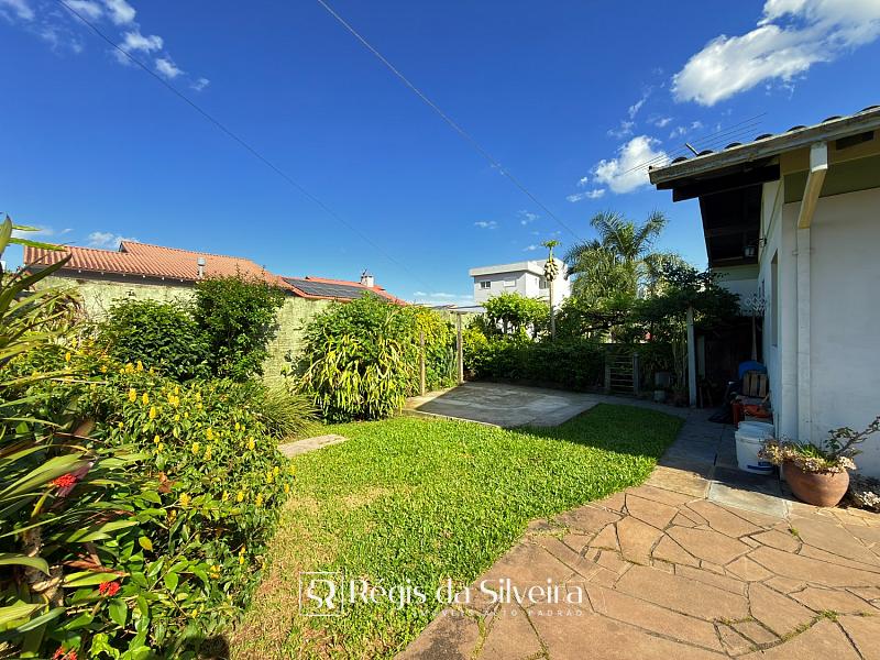 Casa t�rrea com excelente potencial no Jardim Mau� 4