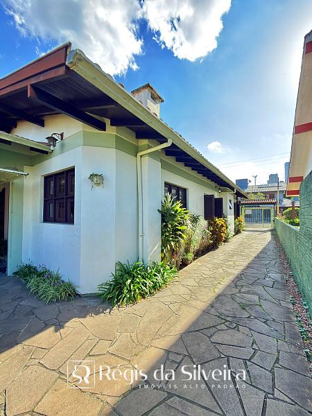 Casa t�rrea com excelente potencial no Jardim Mau� 3