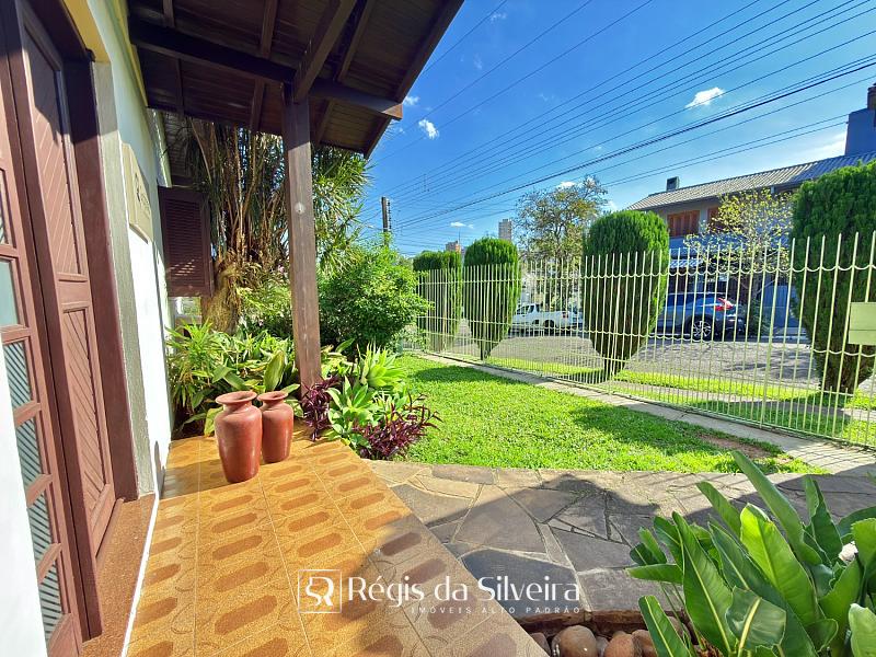 Casa t�rrea com excelente potencial no Jardim Mau� 5