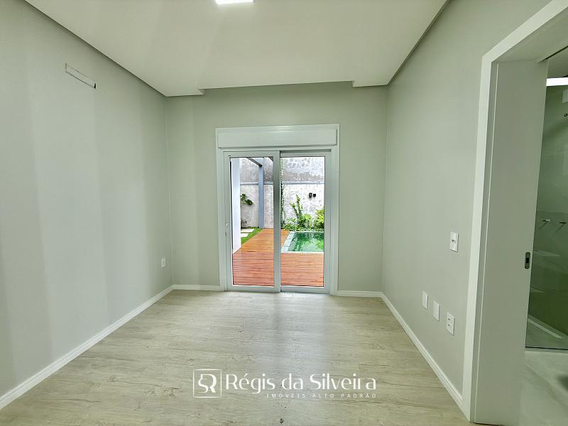 Casa T�rrea Nova de Alto Padr�o com Piscina no Metzler | Campo Bom 23