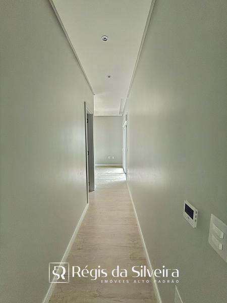 Casa T�rrea Nova de Alto Padr�o com Piscina no Metzler | Campo Bom 24