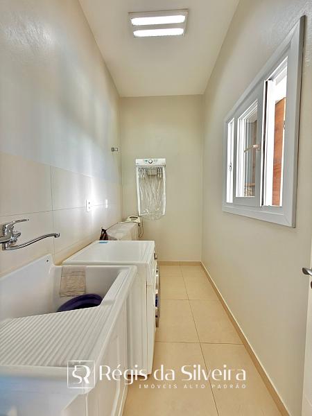 Casa de Alto Padr�o com Piscina e Vista Panor�mica no Hamburgo Velh 30