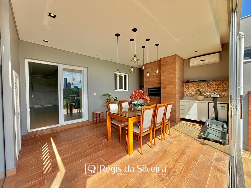 Casa de Alto Padr�o com Piscina e Vista Panor�mica no Hamburgo Velh 12