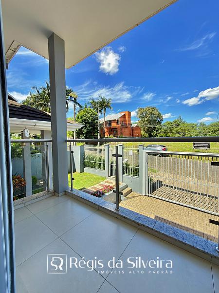 Casa de Alto Padr�o com Piscina e Vista Panor�mica no Hamburgo Velh 27