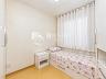 Sobrado semimobiliado com 3 quartos, churrasqueira e lazer completo no condom�nio 32