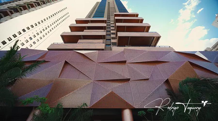 Casa Brasileira | Setor Bueno | 198 m� | 3 Su�tes | Piscina Privativa 1
