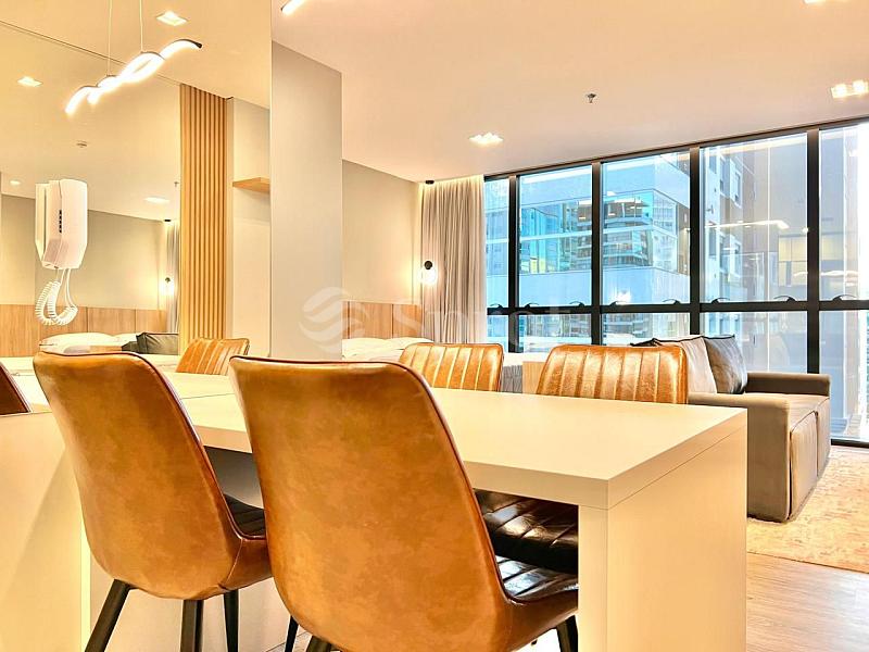 Infinity Tower Flat — 1 dormitório mobiliado em Meia Praia 🌊 — foto 4