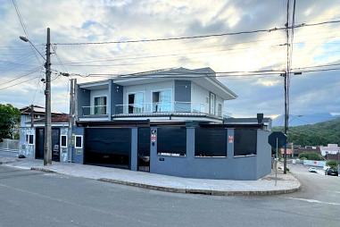 Sobrado esquina no Bairro Costa e Silva 3 suites