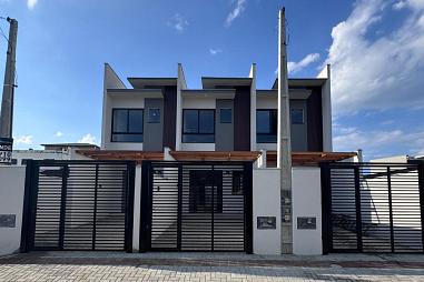 Sobrado Geminado na Enseada SFS