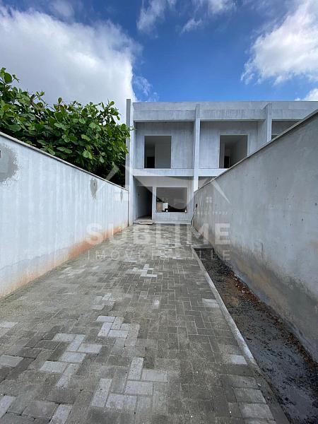 Sobrado Geminado no Bairro Floresta — foto 2