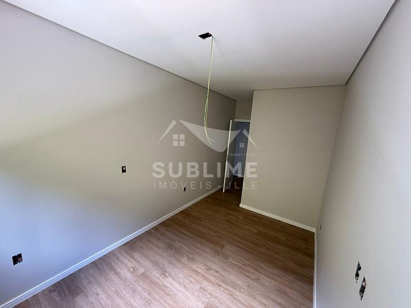 Sobrado Geminado no Bairro Jardim Sofia com Suíte — foto 15