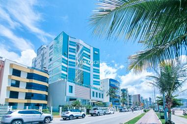 Apartamento frente mar no Centro de Itapema – SC, 4 suítes, 4 vagas, 197m² privativos no Riviera Del Sol