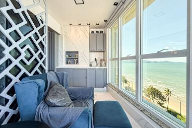 Apartamento em Balneário Perequê, Porto Belo/SC com 4 Suítes, 3 Vagas e Frente Mar – Edifício Grand Palais