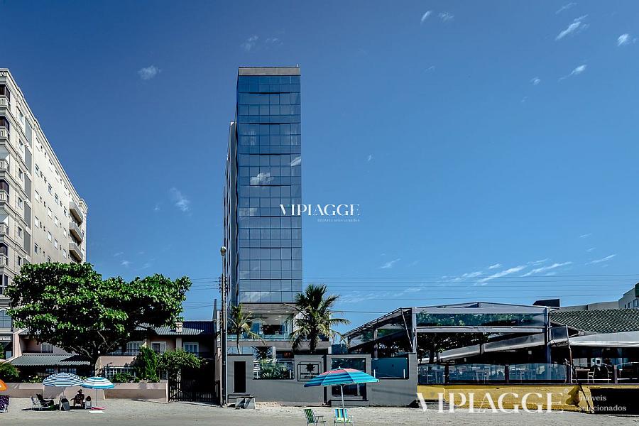 Apartamento frente mar no Centro de Itapema - SC, á venda com 4 suítes, 3 vagas, finamente mobiliado, área de lazer completa, vista para o mar no edif — foto 16