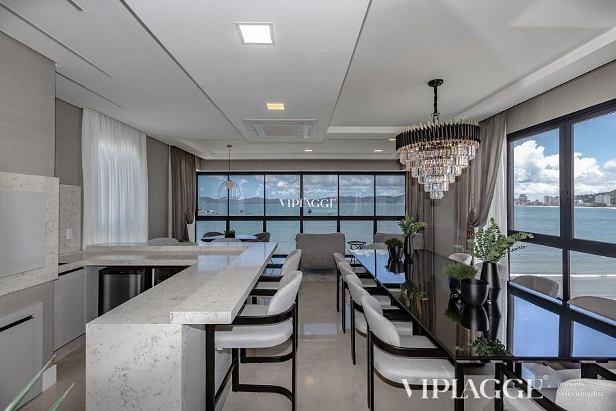 Apartamento frente mar no Centro de Itapema - SC, á venda com 4 suítes, 3 vagas, finamente mobiliado, área de lazer completa, vista para o mar no edif — foto 4